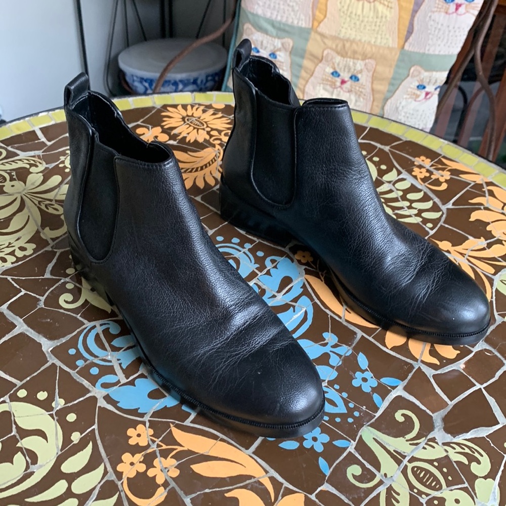 COLE HAAN Ankle Boot Sz: 6.5 B